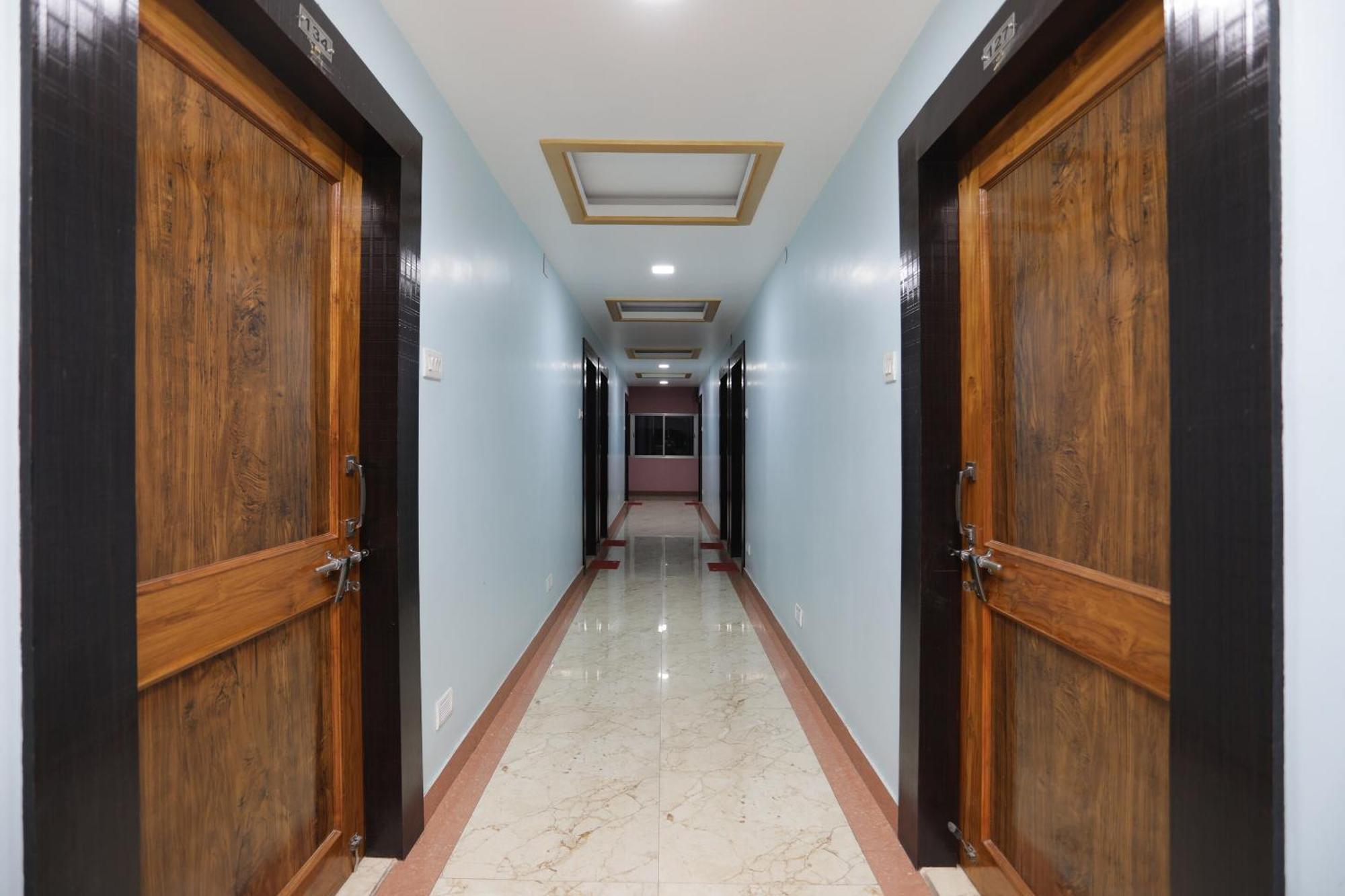 Collection O Hotel New Jasmine Urāli Exterior foto